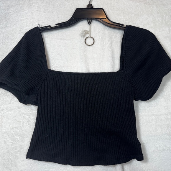 H&M Crop Top Womens Size Medium Black Short Sleeve Y2K Preppy Ribbed Goth - Picture 1 of 9